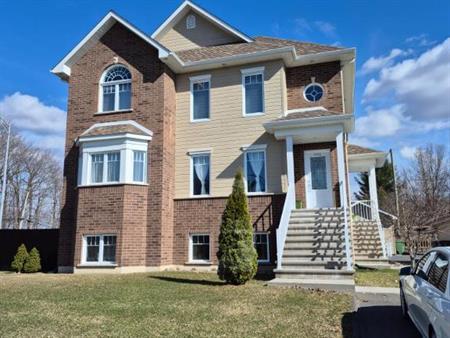 🏡Superbe 4 1/2 à louer Drummondville