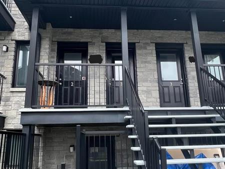 Votre Prochaine Demeure! Your Next Home!