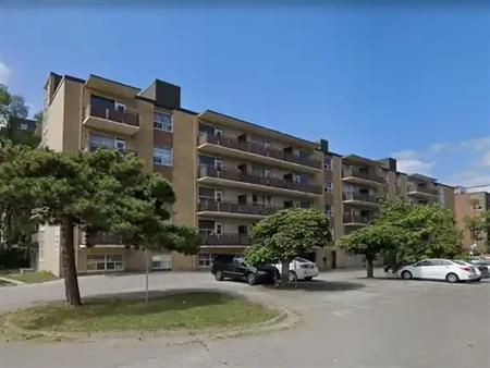 Eglinton Court Apartments | 2356 Eglinton Avenue East, Scarborough