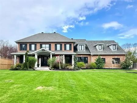 5570 Pettapiece Crescent | 5570 Pettapiece Crescent, Manotick