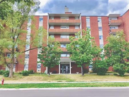 Westwood Apartments | 1465 Tyneburn Crescent, Mississauga