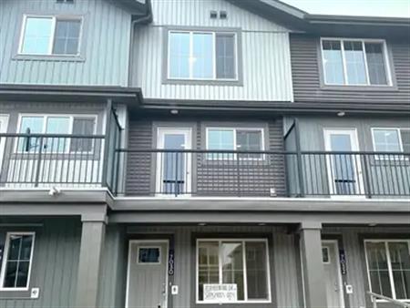 2 Bedroom + Den 2.5 Bathroom Townhouse in Rosethal - SF294 | 7030 Rosenthal Drive Northwest, Edmonton