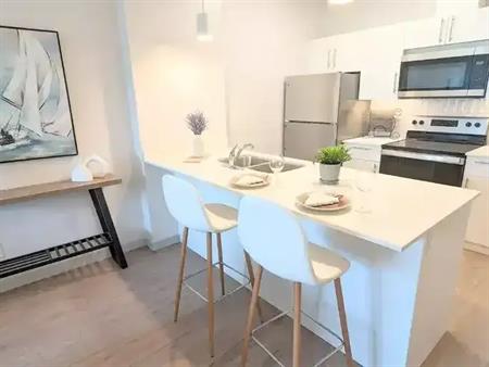THE POINT at 1125 Pembina - PET FRIENDY Apartment Complex! | 1125 Pembina Highway, Winnipeg