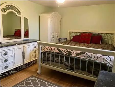 King Bed - Master Bedroom in Haysboro Inner City | Calgary