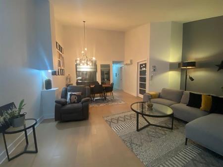 Condo meublé de 4 1/2 au dernier étage