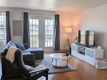 Appartement de style condo à louer / Disponible juillet 2025