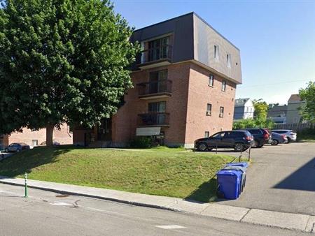 2 CH - 1 SDB - Laval - $1,500 /mo