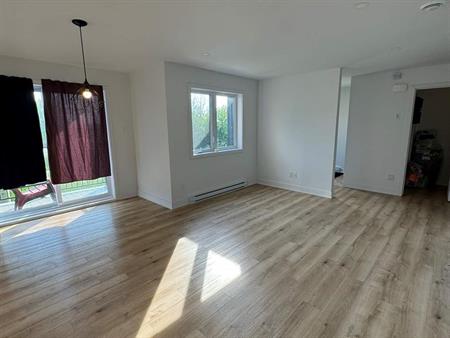 APPARTEMENT 4½ À LOUER À CRABTREE - JUIN
