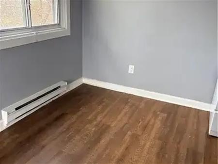 524 MAIN STREET W Unit# 1 | 524 MAIN STREET W Unit# 1, Grimsby