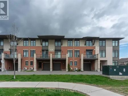 224 CHAPERAL PRIVATE | 224 CHAPERAL PRIVATE, Ottawa