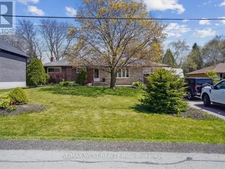 65 ELIZABETH CRESCENT S | 65 ELIZABETH CRESCENT S, Whitby