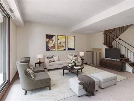 King's Alley | 939 Bracewood Drive SW, Calgary