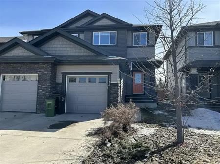 Beautiful 3 Bedroom 2.5 Bathroom Duplex - Freshly Painted! Private Yard + Deck!! | 7167 Cardinal Way Southwest, Edmonton
