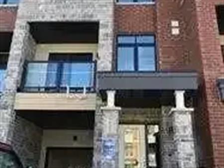 211 VIVANT STREET | 211 VIVANT STREET, Newmarket