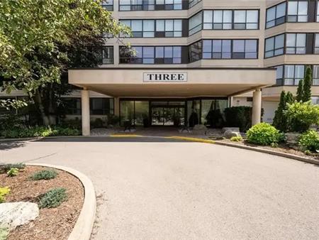 South Gate Condo Ravine Views! | 3 Towering Heights Boulevard, St. Catharines