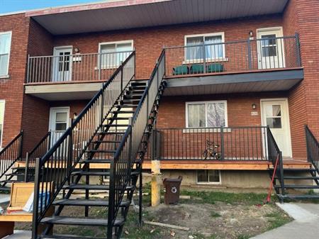 3 Bedrooms 1 Bathroom - Apartment