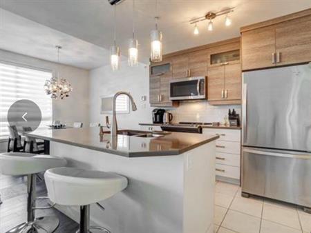 Condo 3 1/2 à louer avec stationnement au garage inclus