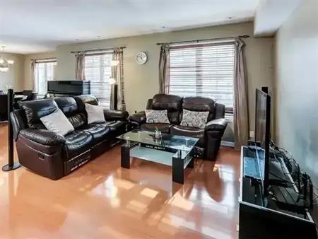 Unionville Townhome South Facing! | 10 Cox Boulevard, Markham