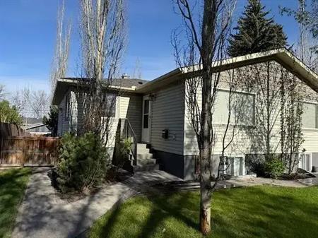 Beautiful Fully Renov.   Main floor.  ALL UTILITIES INCLUDED. | Calgary