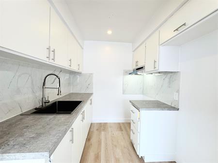 Très Grand Et Bel Appartement à Louer