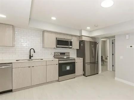 AIR-CONDITIONED & COZY ONE-BEDROOM BASEMENT SUITE | Edmonton