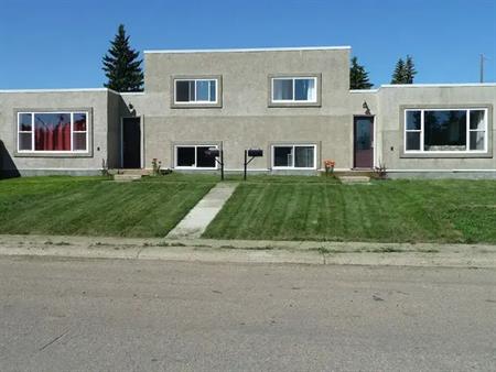 Available May 20/25: All-Inclusive 2 Bdrm, 2 Level, Fully Furnished Apartment | 13406 111 Street Northwest, Edmonton