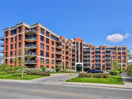 4 1/2 Condo Lumineux avec vue sur golf