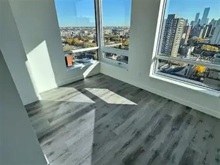 Luxurious 2 Bedroom Apartment Downtown Edmonton | 1404 - 10110 120 Street Northwest, Edmonton