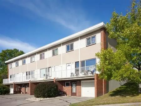 Cambrian Court | 47 Cornell Road Northwest, Calgary