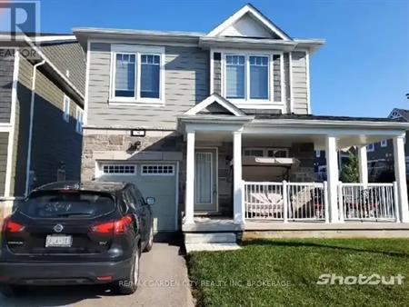 8 HILLS THISTLE DRIVE | 8 HILLS THISTLE DRIVE, Wasaga Beach