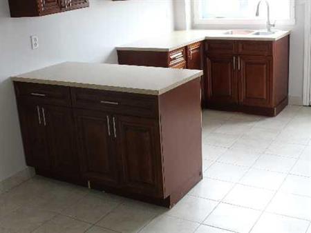 5 1/2 apartment to rent in Laval Appartement 5 1/2 à louer