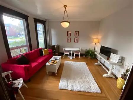 Charming 2 Bedroom + Den Main Floor For Rent in PTBO Avenues – Perfect for Students! | 320 Boswell Avenue, Peterborough