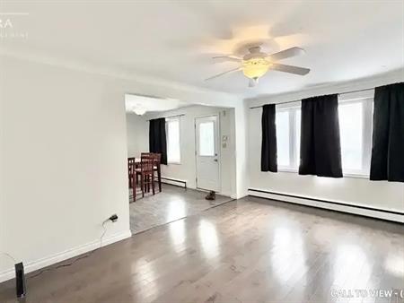 1-39 Sandra St E, Oshawa, Ontario L1H 3W4 | 39 Sandra Street East, Oshawa