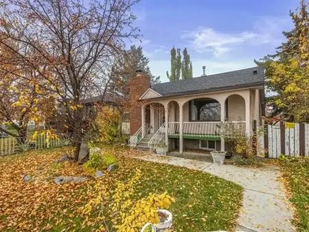 Newly renovated House with large bedrooms | 509 18 Avenue Northeast, Calgary