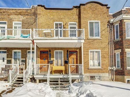 3 BEDROOM APARTMENT DUPLEX NDG WITH BASEMENT STORAGE AND YARD