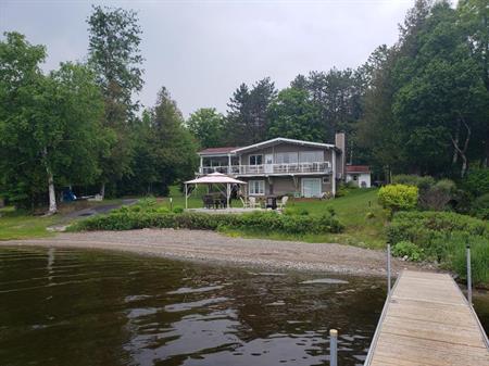 Chalet à louer bord de l'eau Lac-Mégantic