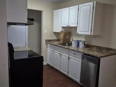 St Michelle - 329 Seventh Street | 329 Seventh Street, New Westminster