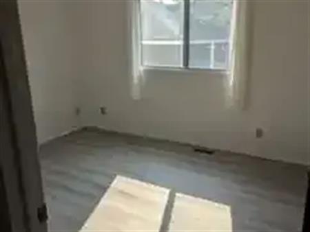 RENFREW SUITE- $1700 2 BED/1.5 BATH | Calgary