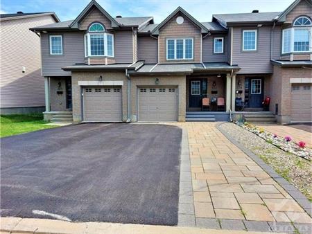 322 Laguna | 322 Laguna, Ottawa