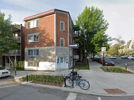 4 ½ Rénové à Louer à Montréal