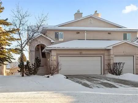 NEWLY RENOVATED SIGNAL HILL VILLA-FURNISHED NEGOTIABLE | 309 - 309 Sierra Morena Green Southwest, Calgary