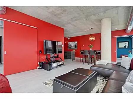 Central Phase 1 Great Condo! | 349 McLeod Street, Ottawa