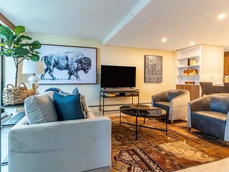The International | 220 4th Avenue SW, Calgary