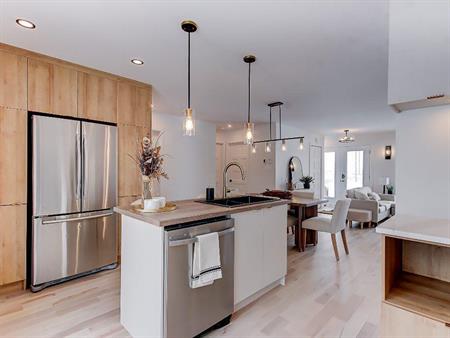 Grand logement avec cour privée