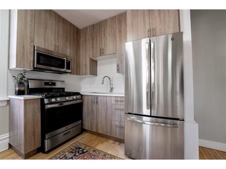 1-185 Rochester: 3 Bedroom Home (Centretown, Ottawa) | 185 Rochester Street, Ottawa