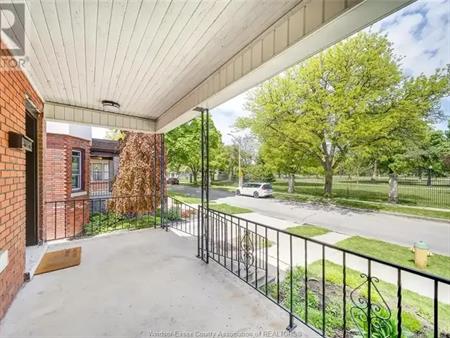 1023 CHILVER | 1023 CHILVER, Windsor