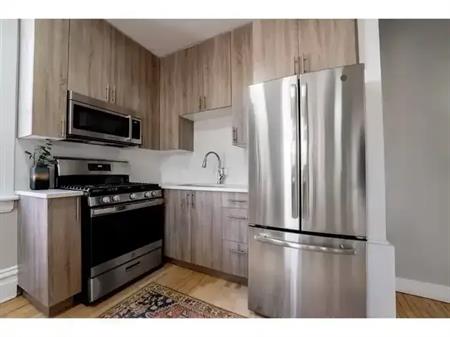 1-185 Rochester: 3 Bedroom Home (Centretown, Ottawa) | 185 Rochester Street, Ottawa