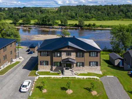 Superbe 5 1/2 | Vue sur la rivière Saint-François | Ascot Corner