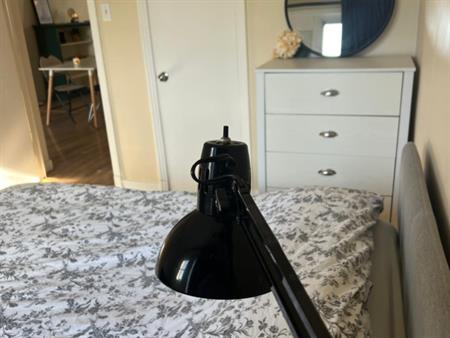 Chambre Meublée – 700 $/mois, Tout Inclu