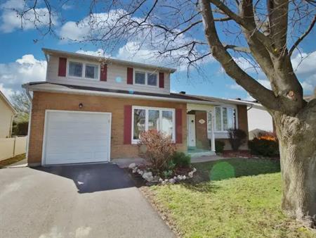 27 Woodview Cr | 27 Woodview Cr, Ottawa